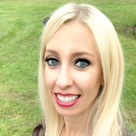 Meet your Posher, Jen - Picture 1 of 1